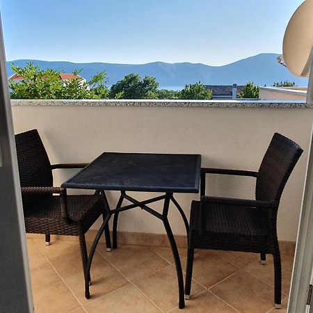 Apartmani Lanterna Krk Town Buitenkant foto