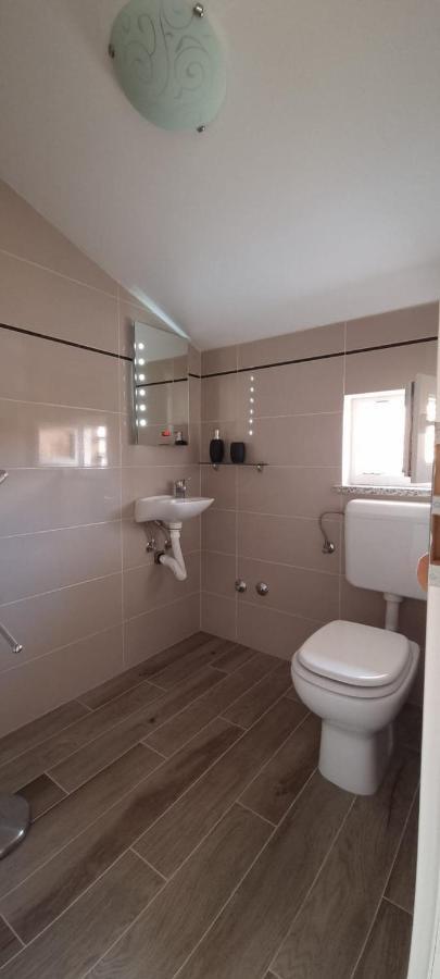 Apartmani Lanterna Krk Town Buitenkant foto