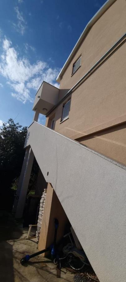 Apartmani Lanterna Krk Town Buitenkant foto