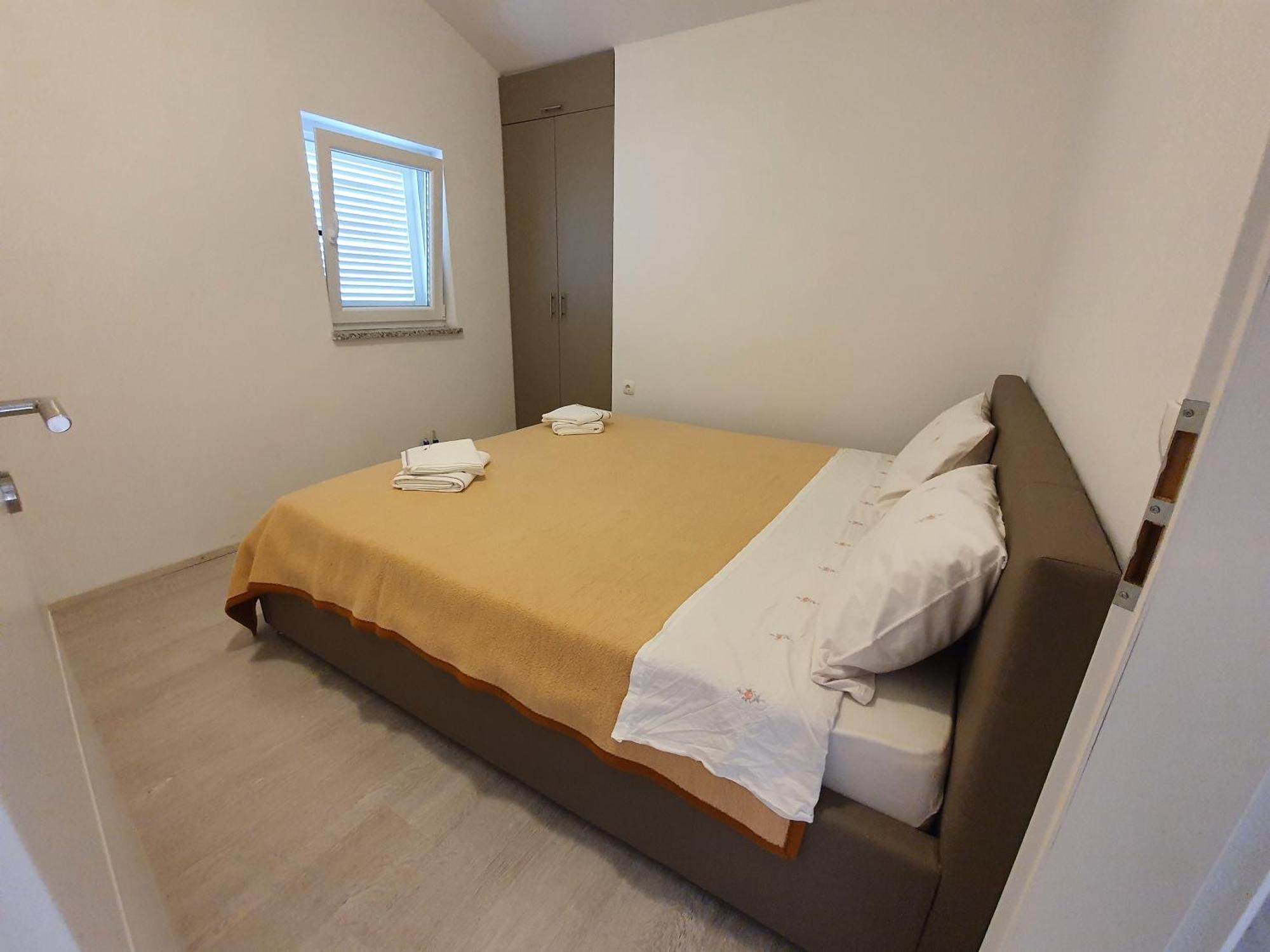 Apartmani Lanterna Krk Town Buitenkant foto